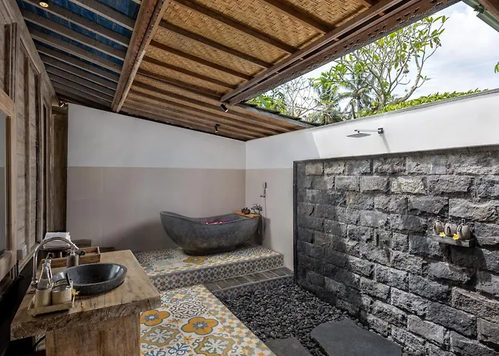 Villa Wooden Ganeca By Genuinehost *